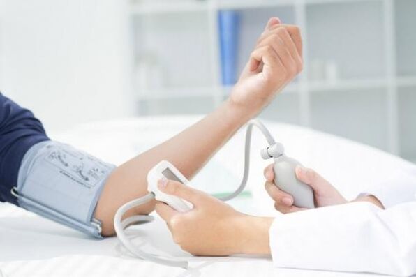 příznaky vysokého krevního tlaku