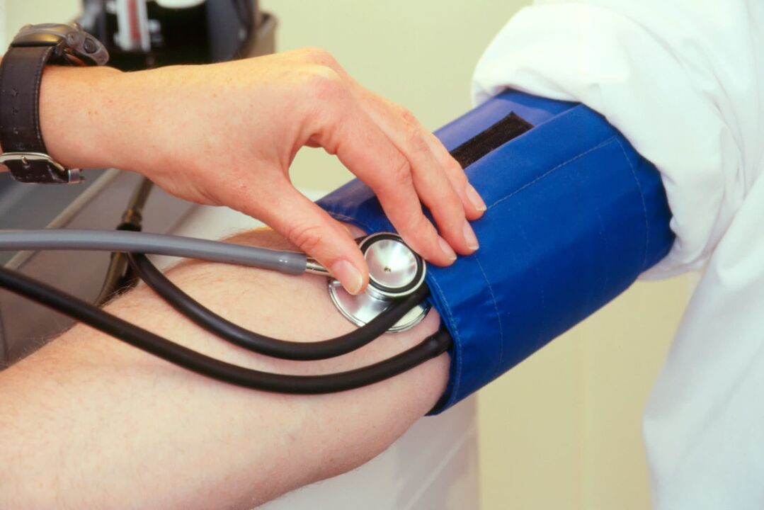 příznaky a příčiny vysokého krevního tlaku